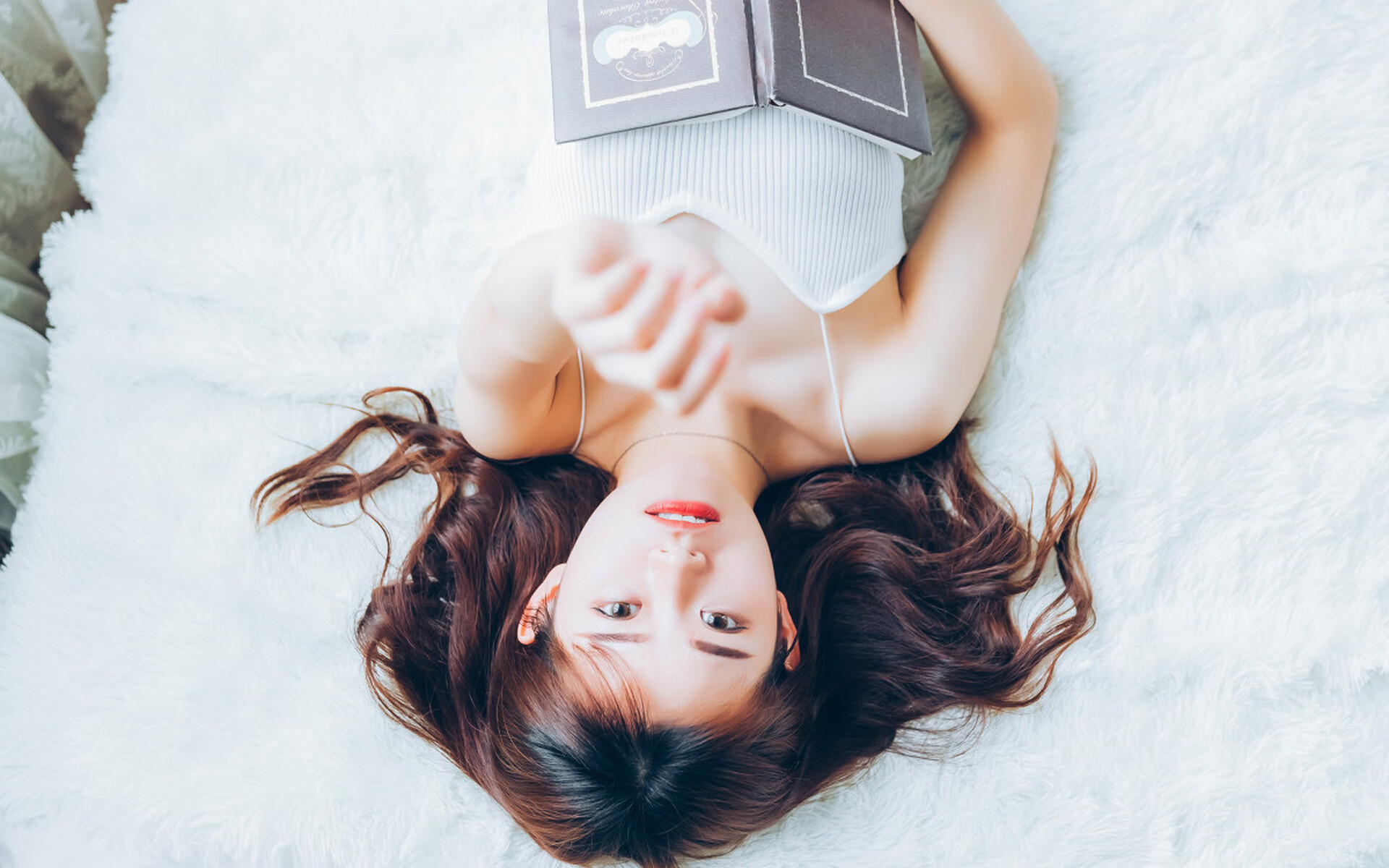 铁壁下的胜利，戈贝尔里程碑之夜，鹈鹕展翅锁定胜局