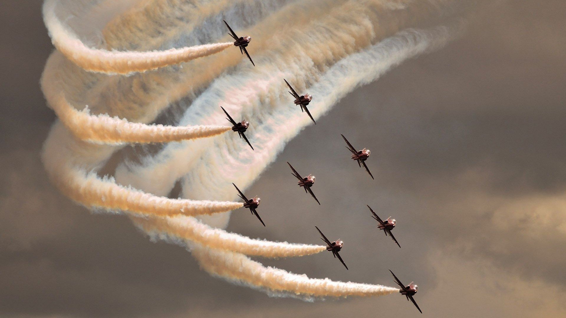 双线狂飙，当奥斯梅恩在足球绿茵与F1赛道同时接管比赛