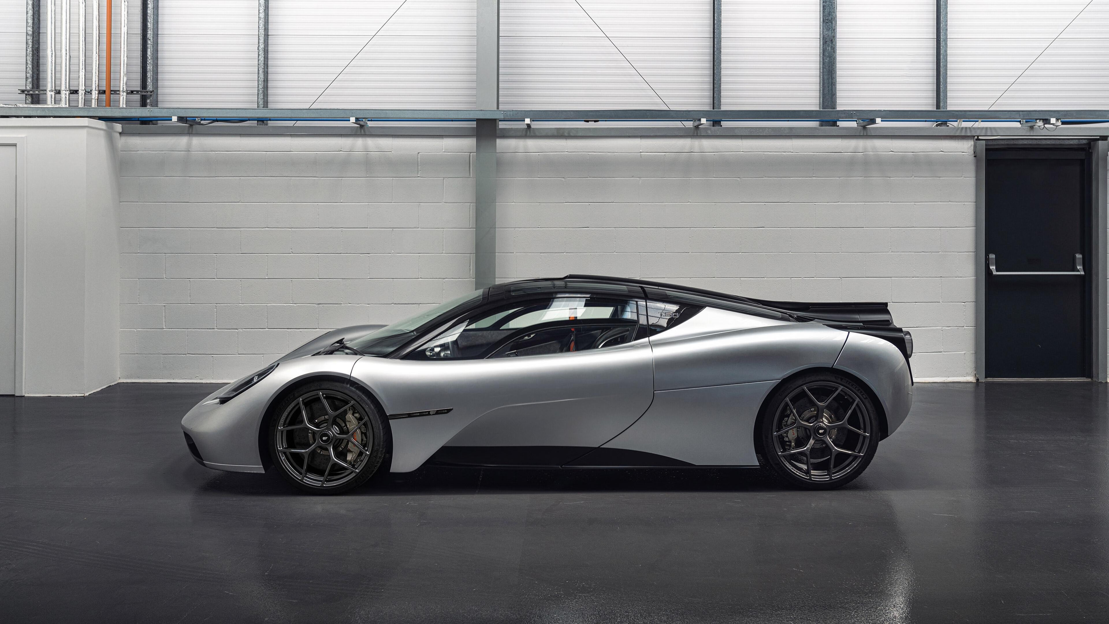 弧线划过潘普洛纳，伊萨克一箭穿心，葡萄牙斩落墨西哥背后的秩序革命